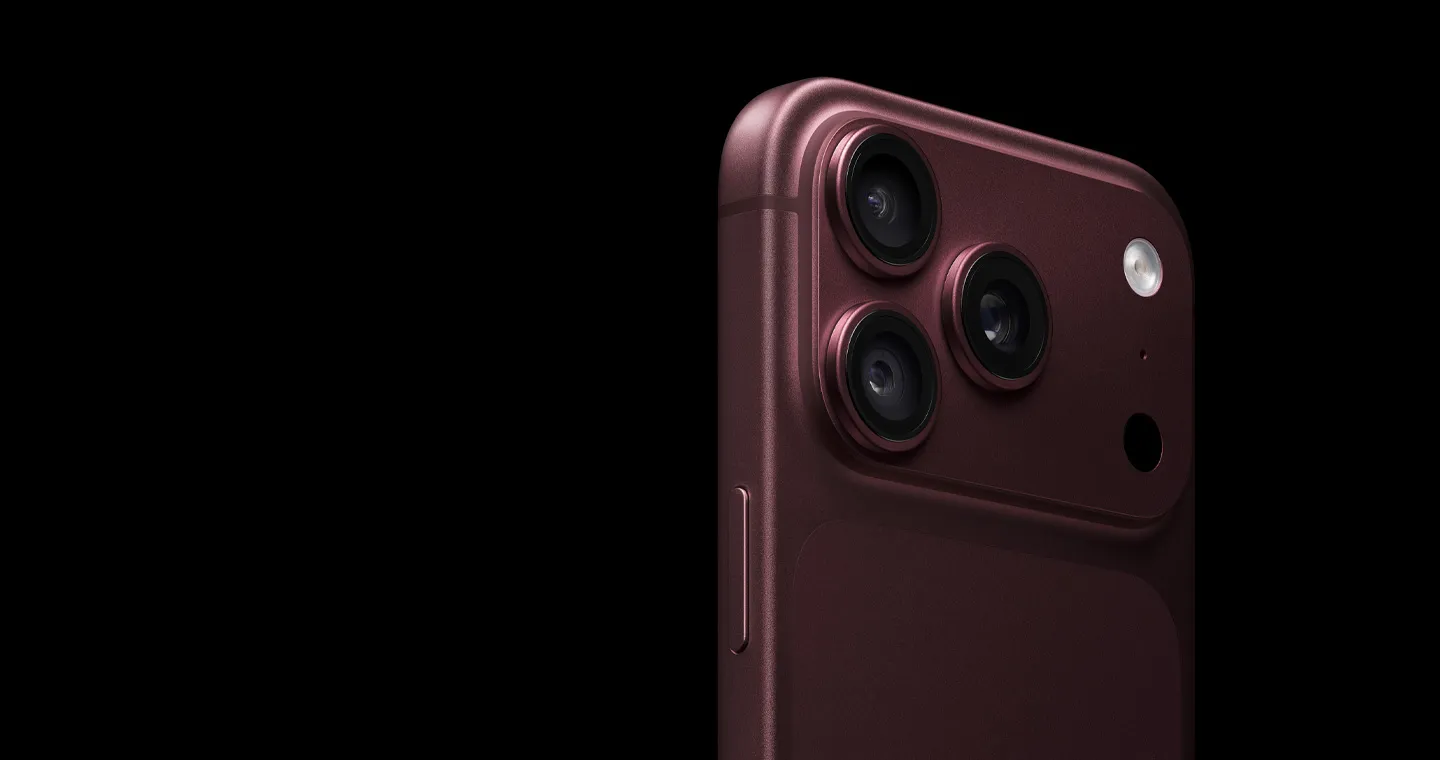 iPhone 18 Pro v barvě Burgundsky červená, detail fotoaparátů