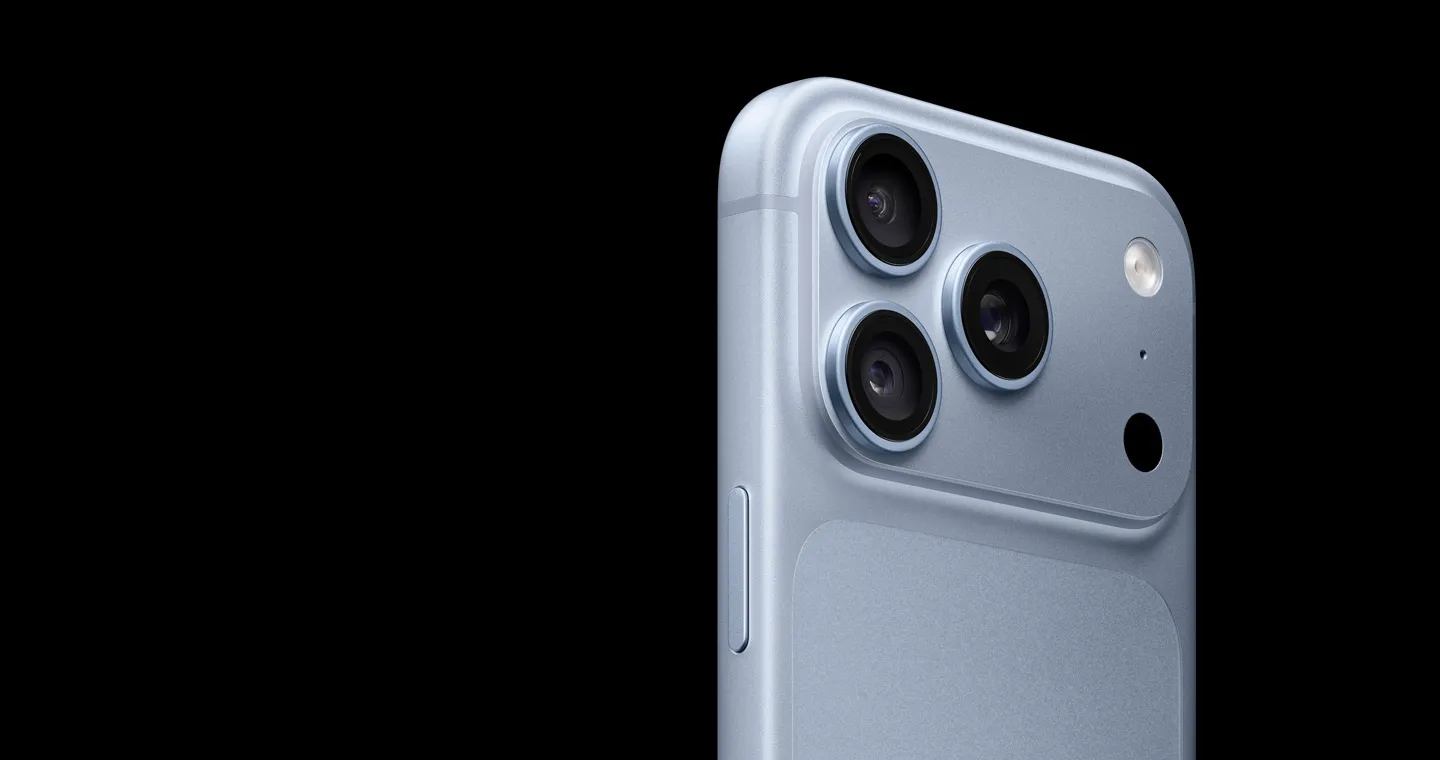 iPhone 18 Pro v barvě Ledovcově modrá, detail fotoaparátů
