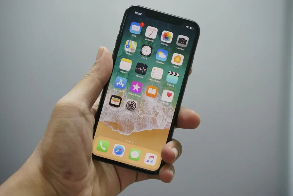 iPhone 13 vs. iPhone 14 — vyplatí se připlatit?