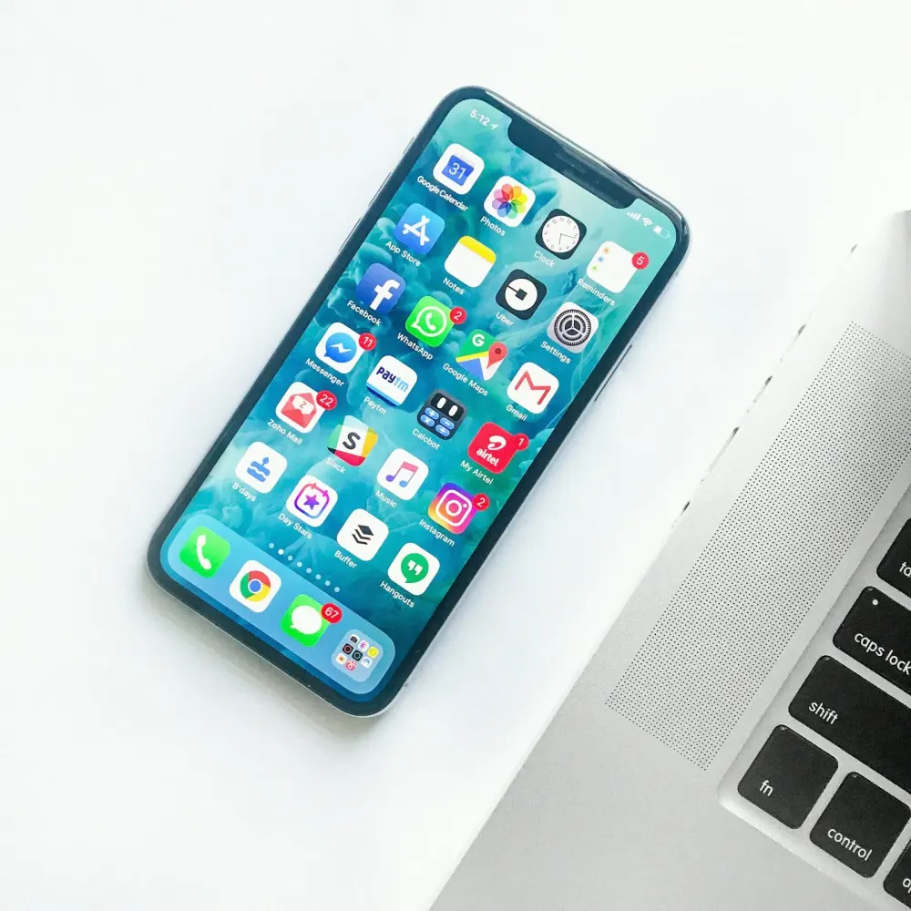 iPhone pro studenty — jaký vybrat do 10 000 Kč?